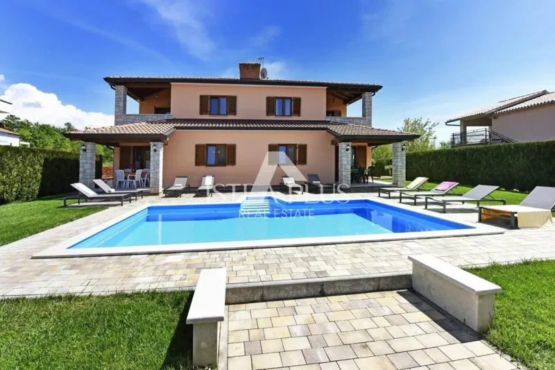Istria, Poreč - Detached house with four residential units, garden with swimming pool – 2