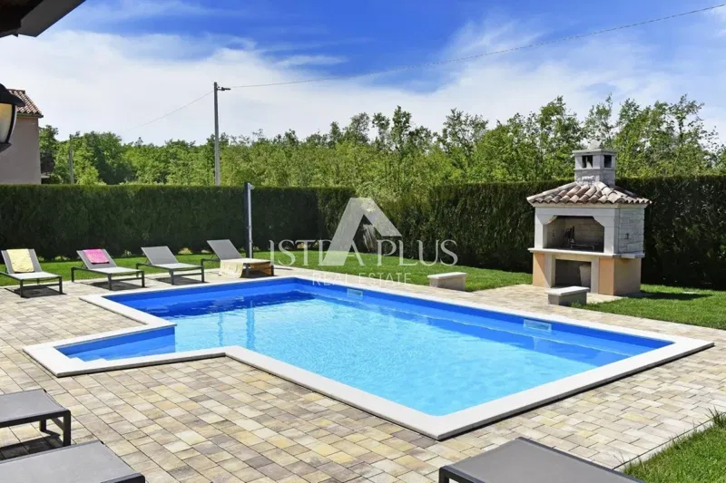 Istria, Poreč - Detached house with four residential units, garden with swimming pool – 3