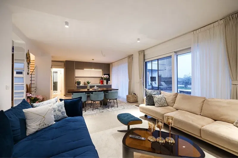 Modern villa with pool and sea view – 3