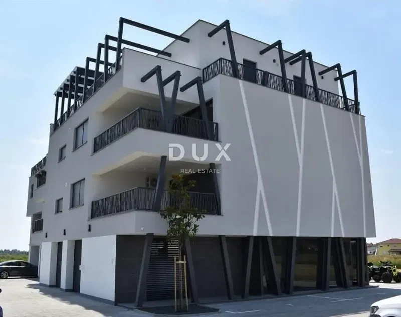 PETRINJA, PIGIK - Stavební pozemek 2500 m² ideální pro investory a obchodní prostory