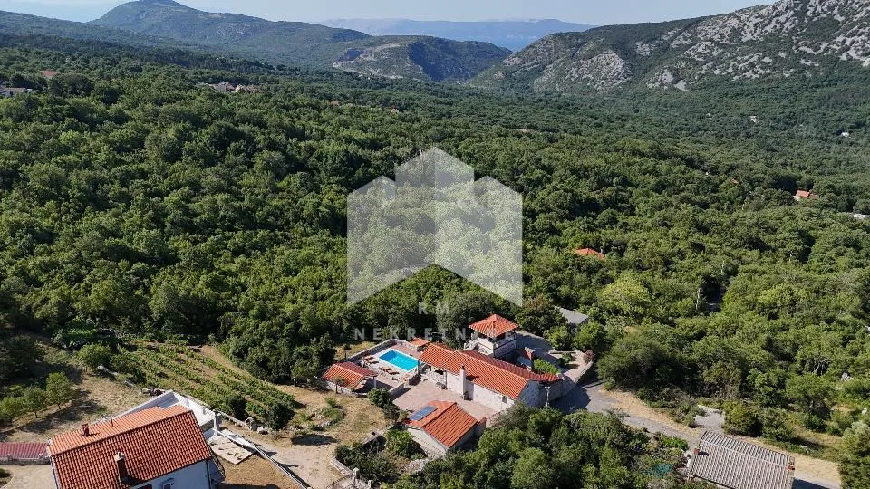 Ekskluzivno u RM nekretninama. Kamena Villa