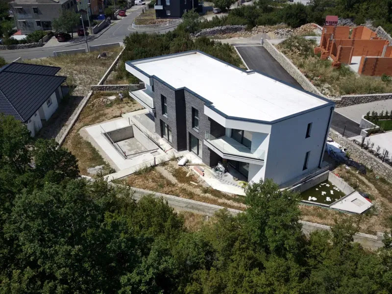 Duplex kuća s bazenom u novogradnji | 3 spavaće sobe | 141 m² | Kraljevica