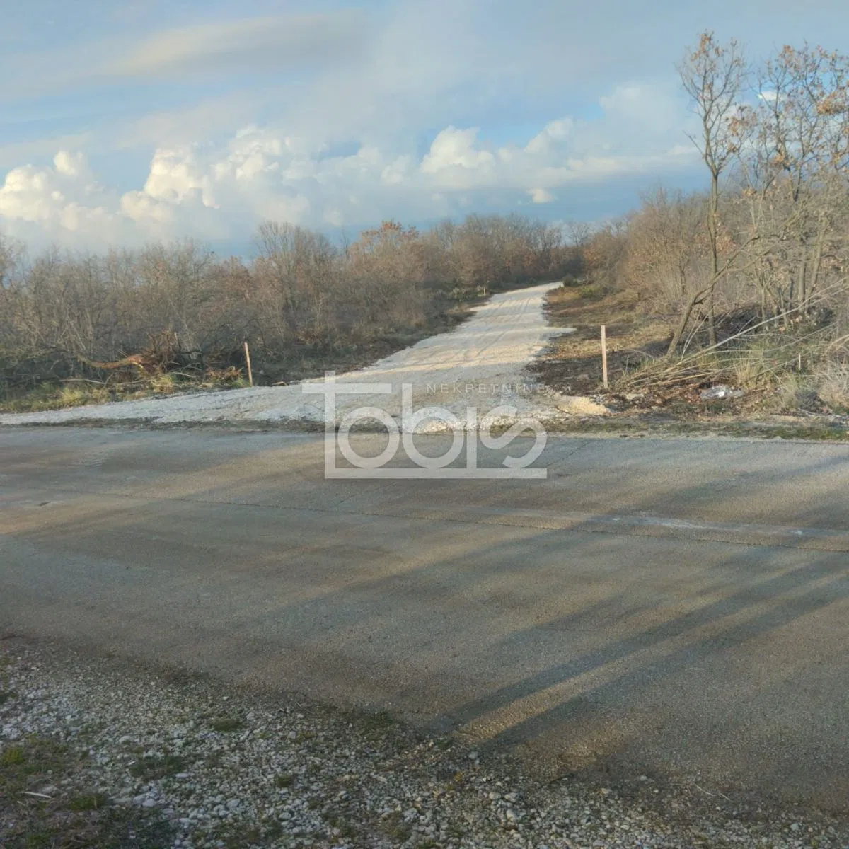 POLIČNIK / Građevinske parcele na prodaju