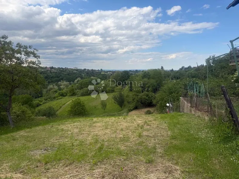 Земля под застройку Varaždin Breg, Gornji Kneginec, 972m2