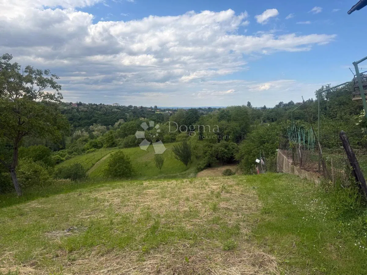 Земля под застройку Varaždin Breg, Gornji Kneginec, 972m2