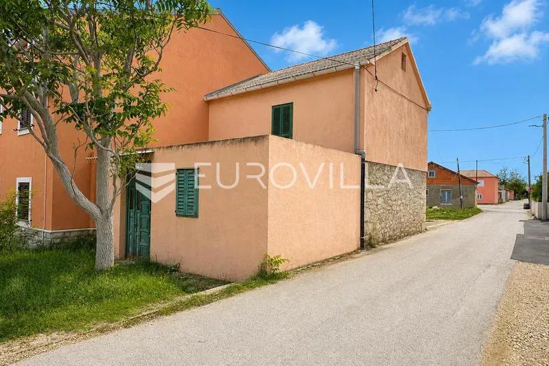 Zadar, Privlaka, house for renovation 300 m from the sea – 2