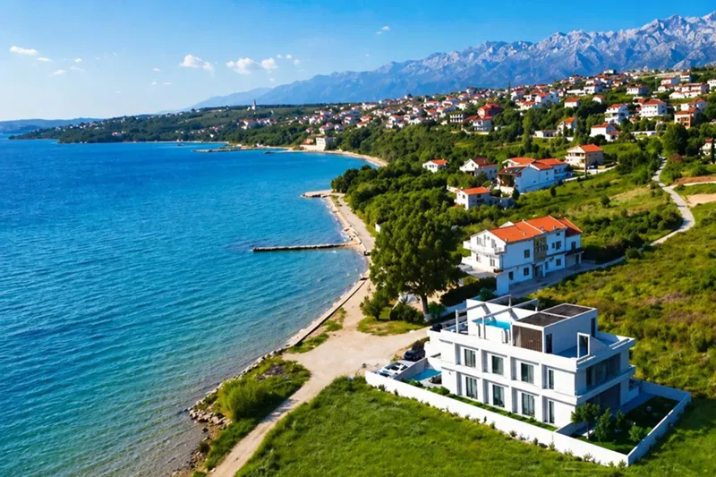 Luxury apartment first row to the sea with swimming pool and roof terrace – 2