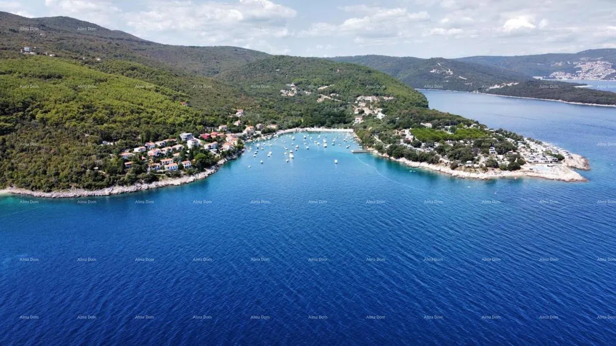 Građevinsko zemljište  površine 1.220 m² – Sveta Marina, Raša