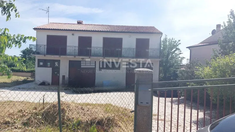 Casa familiare con un ampio giardino e cortile – 3