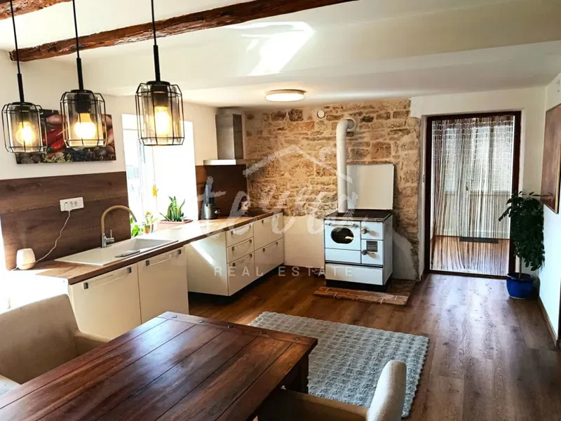 Haus Svetvinčenat, 300m2