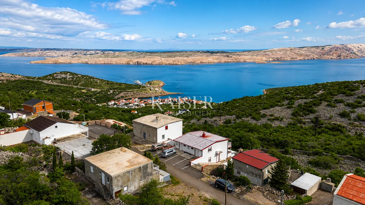 Senj, Stinica - családi ház 5 apartmannal és tengerre néző kilátással