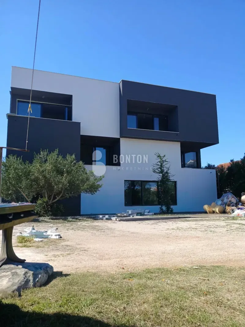 PENTHOUSE TROSOBNI SUKOŠAN