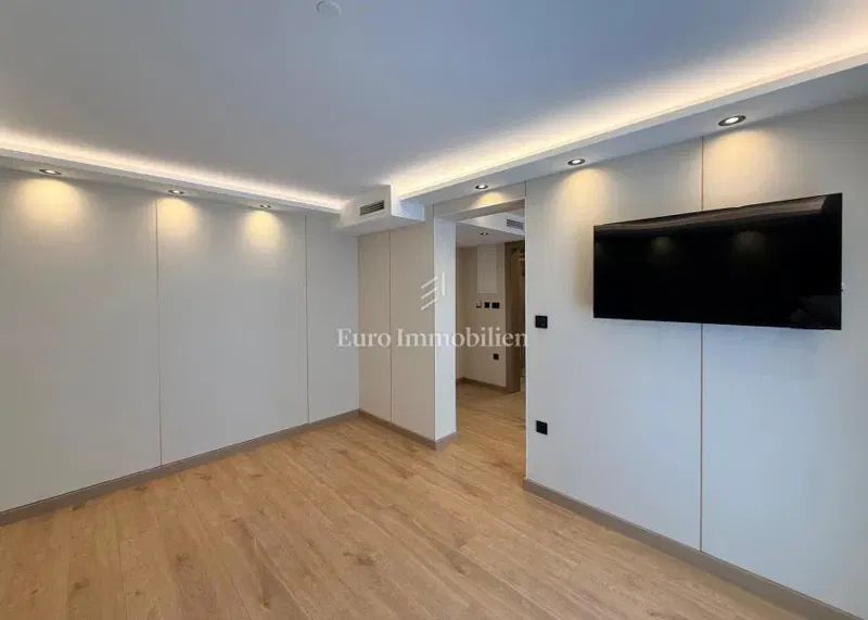 Lusso Moderno e Reddito Passivo APP 26 – 3