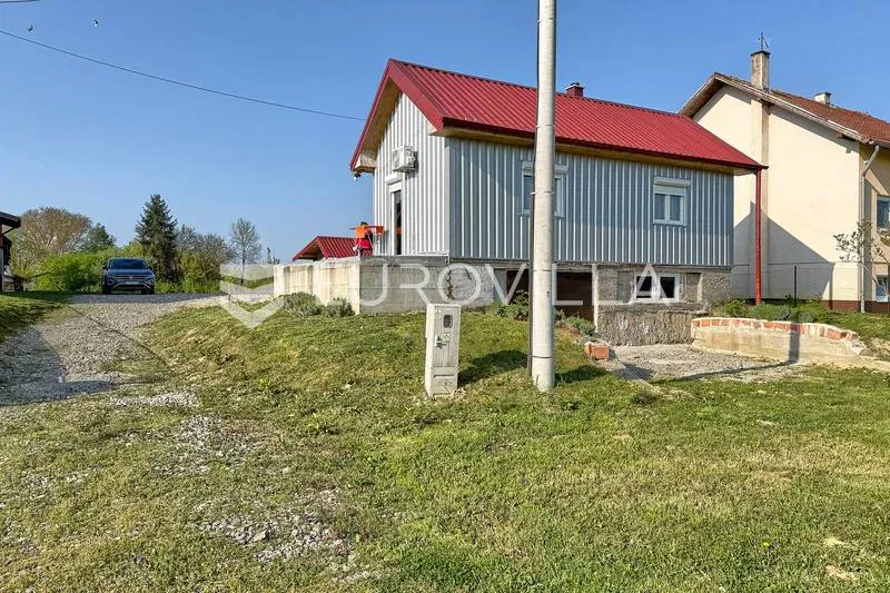 Križ, Konšćani, holiday house with a total area of 65 m², situated on a plot of 2,357 m². – 2