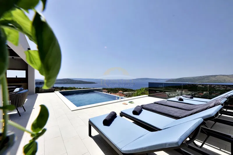 Remek-djelo modernog luksuza s panoramskim pogledom na more i održivom energijom - Seget Gornji/Trogir