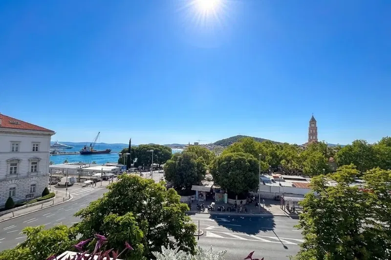 Appartamento con tre camere da letto e vista mare – 2