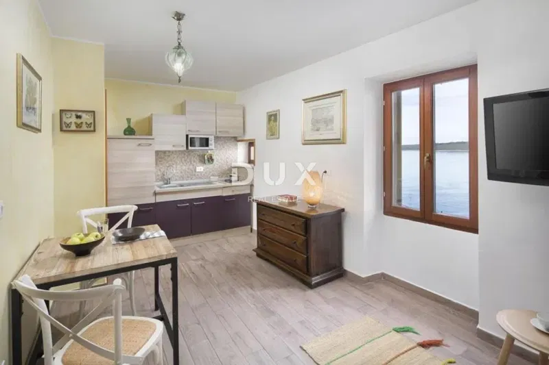Istria, Rovinj, 1-bedroom apartment, 34 m2, first row to the sea – 2