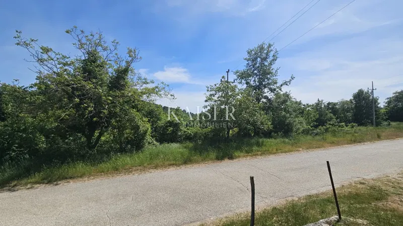 Grožnjan, Istrie, okolí, krásný stavební pozemek pro výstavbu vil s bazény