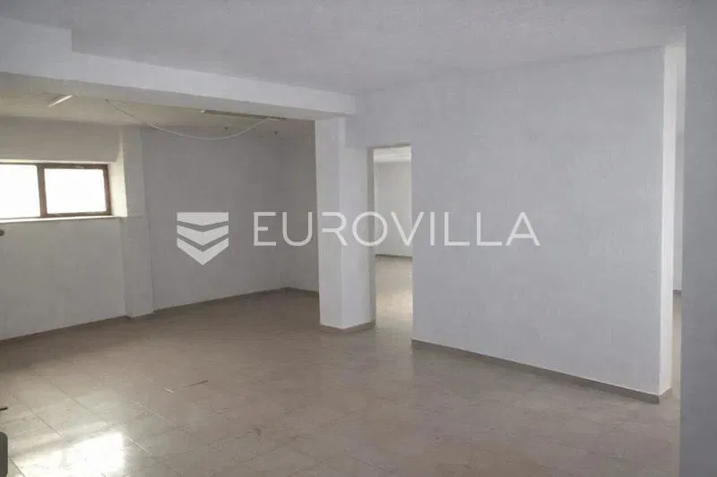 Donji Miholjac, Centar, prodaja prostranog poslovnog prostora površine 122,40 m²