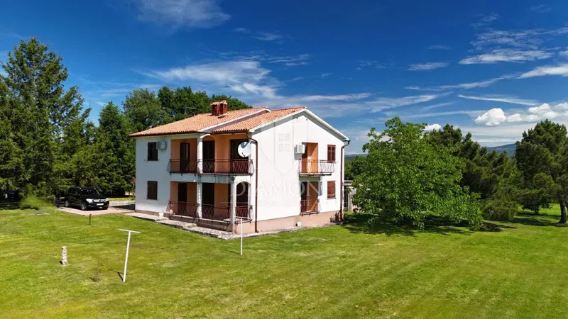 Labin, okolica, Obiteljska kuća na mirnoj lokaciji
