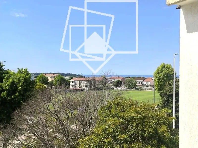 Umag, dvosoban stan u centru grada s pogledom na more