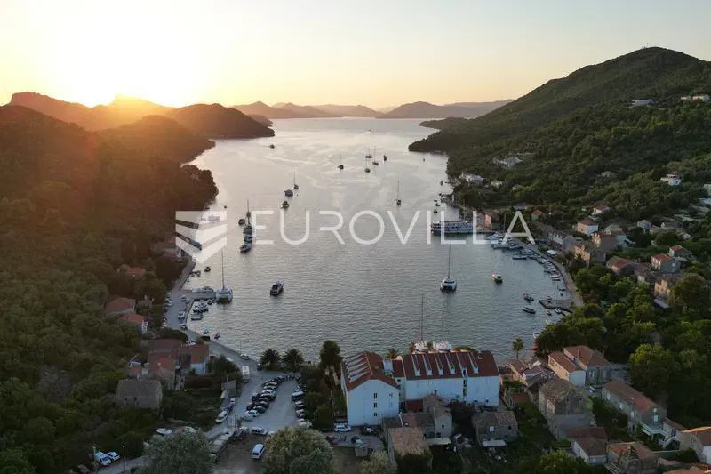 Dubrovnik, Otok Šipan, poslovni prostor za najam, 129 m², prvi red do mora