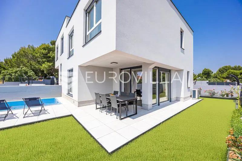 Istria, Premantura, semi-detached house with swimming pool next to Cape Kamenjak – 3