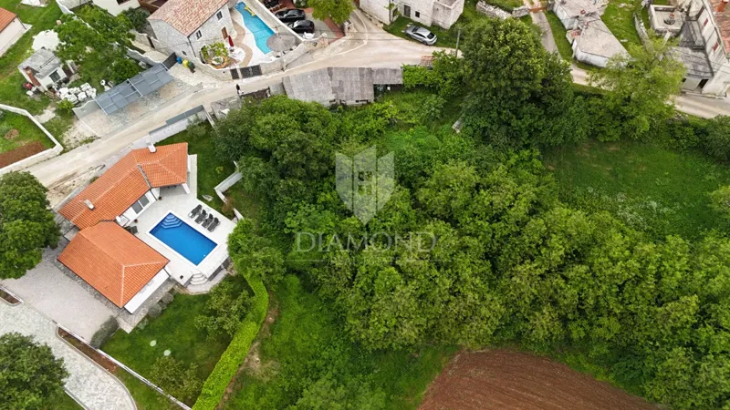 Marčana, surrounding area, legalized property in the village center. – 2