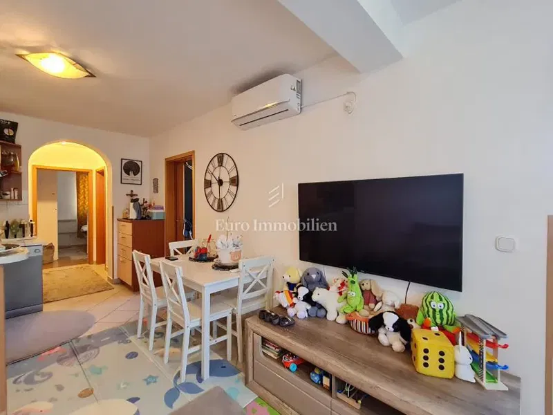 Zona di Parenzo – appartamento familiare arredato – 2