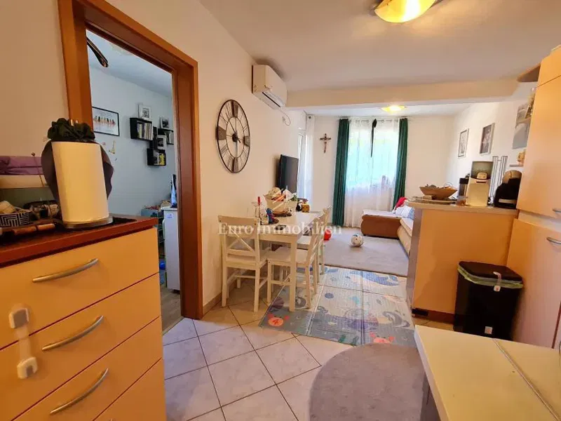 Zona di Parenzo – appartamento familiare arredato – 3