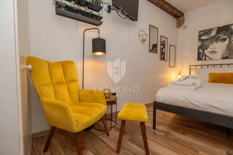 Rovinj, city center, renovated ground-floor apartment – 2