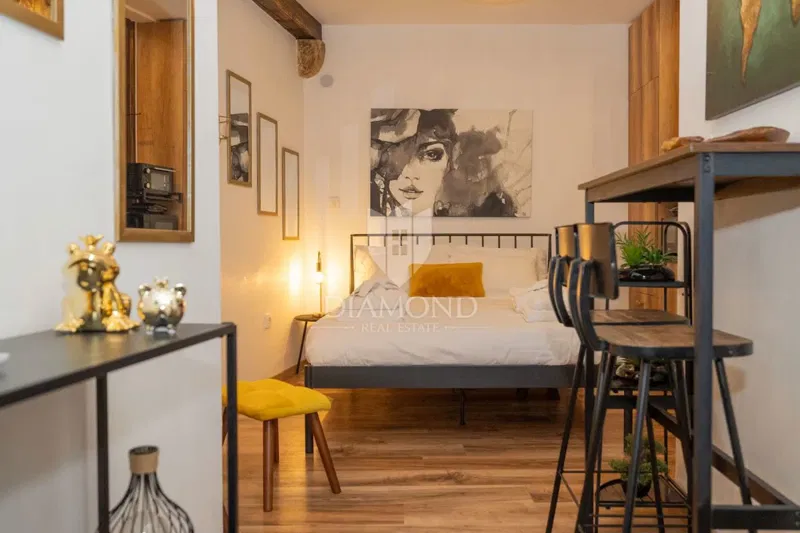 Rovinj, city center, renovated ground-floor apartment – 3