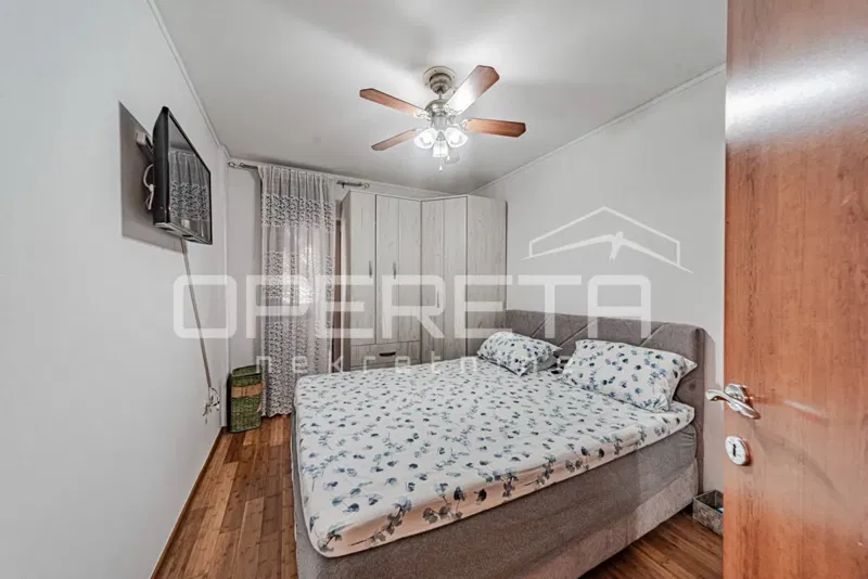 Supetar, appartamento arredato con loggia, giardino e parcheggio vicino al mare – 3