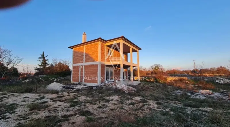 Istria, Kanfanar: Family house with building potential – 3