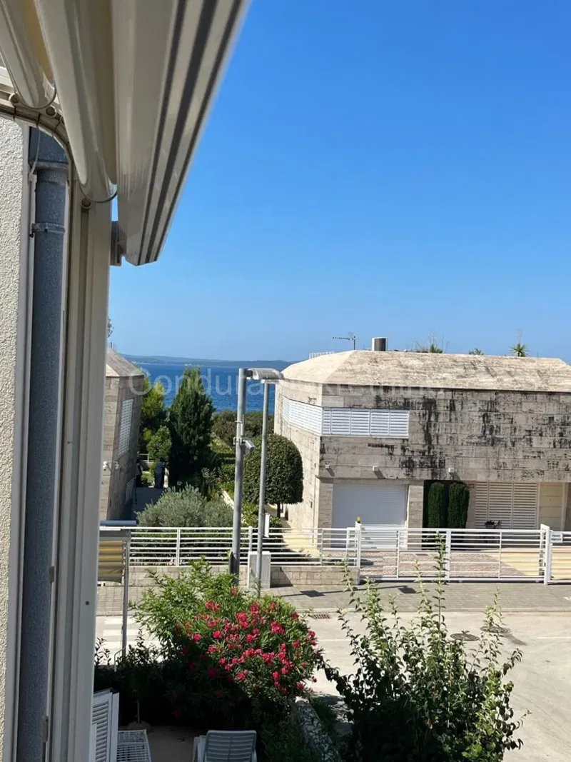 One-bedroom apartment in an exclusive location in Petrčane – 3
