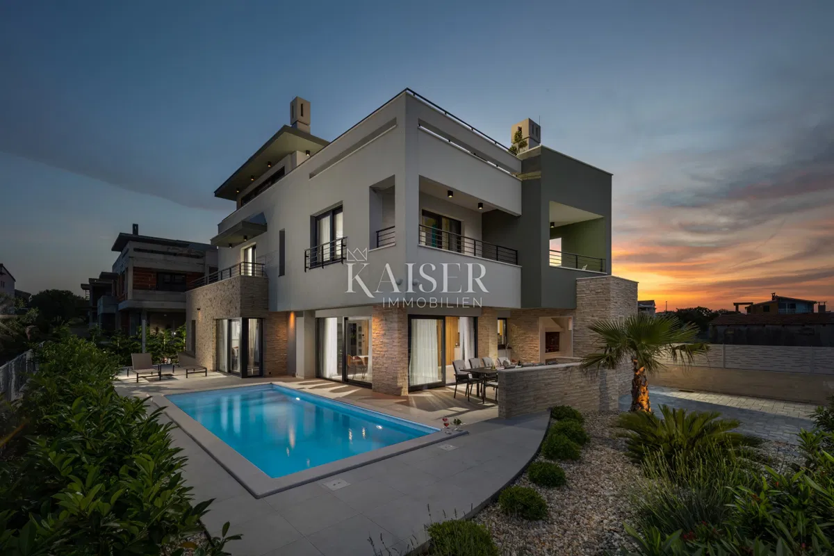 BIBINJE — LUXUSNÍ DESIGNÉRSKÁ VILLA SE STŘEŠNÍ OÁZOU A VÝHLEDEM NA MOŘE