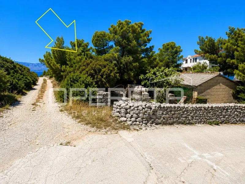 Povlja, Brač, building land 400 m2 near the sea – 2