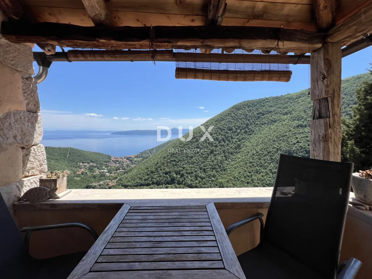 OPATIJA, MOŠĆENIČKA DRAGA – Casa in pietra ristrutturata in modo esclusivo con vista mare spettacolare e completa privacy