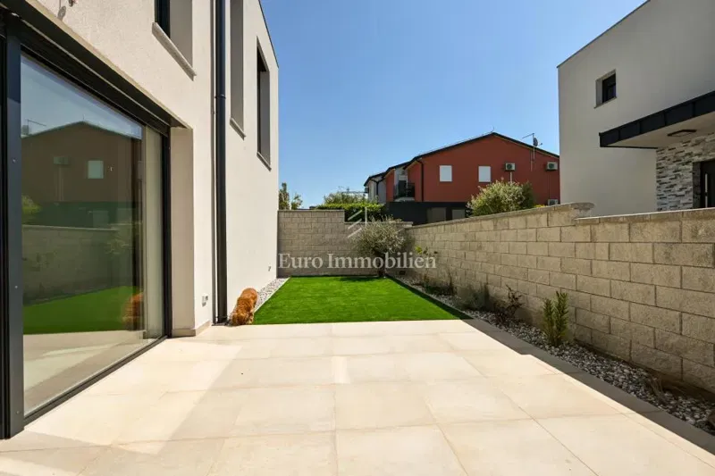 Novigrad - modern house with a yard in new construction – 3