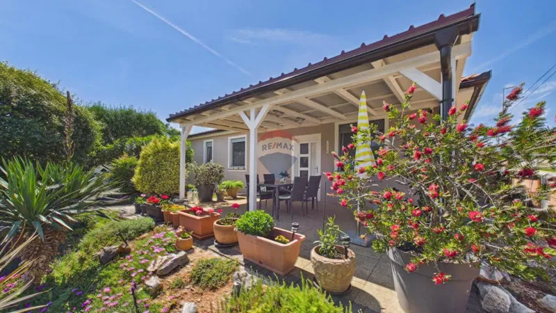 Istria, Pavičini - single-storey house with swimming pool, large garden, garage and swimming pool – 2