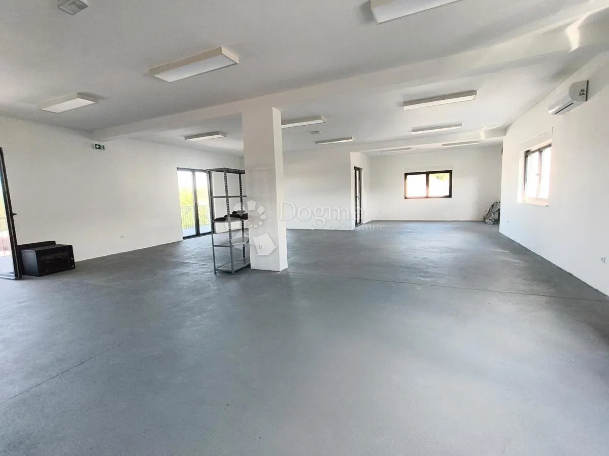 Коммерческая Mavrinci, Čavle, 200m2