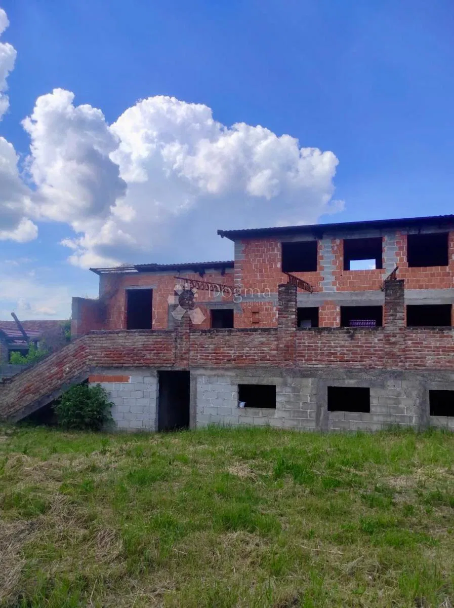 Ház Bušetina, Špišić Bukovica, 1.122m2
