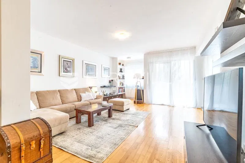 Zagreb, Mlinovi, excellent three-room apartment for rent – 2