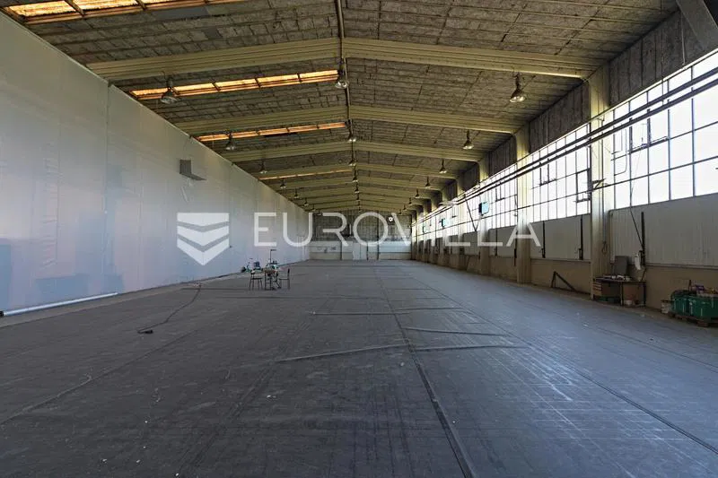 Beli Manastir, okolica, proizvodna hala, logistički prostor, 5.000 m²