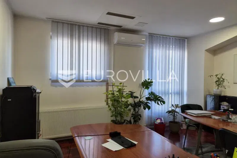 Zagreb, Savska Street, office space with parking space 31 m² – 2