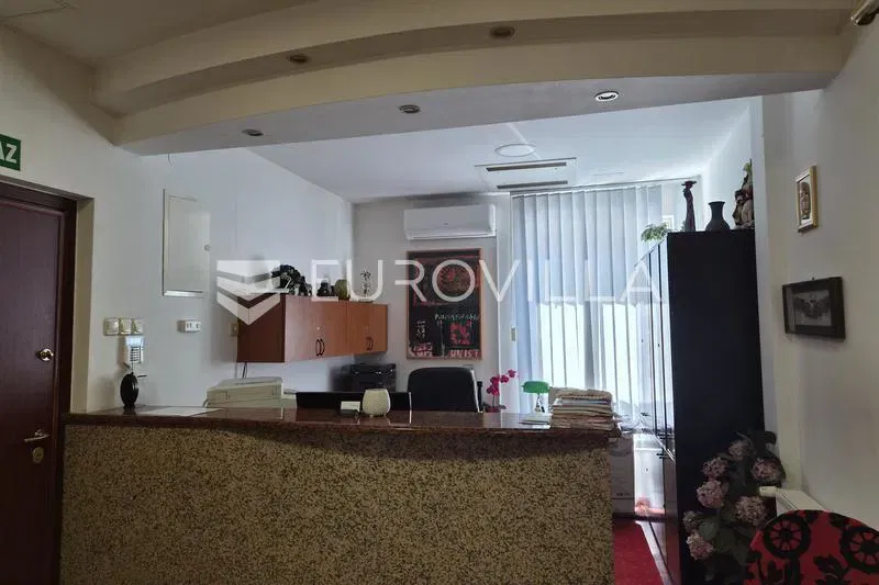 Zagreb, Savska Street, office space with parking space 31 m² – 3