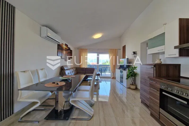 Vir, Three-Bedroom Apartment in the Center of Vir, 600 m from the Beach – 2