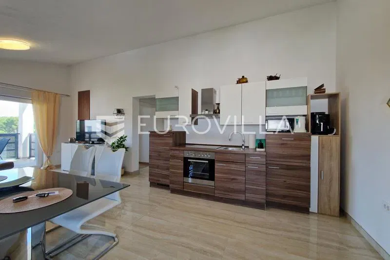Vir, Three-Bedroom Apartment in the Center of Vir, 600 m from the Beach – 3
