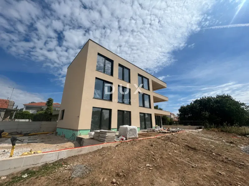 VODICE – apartament 3BR+LR z widokiem na ogród i morze, 70 m od morza i plaży – 2