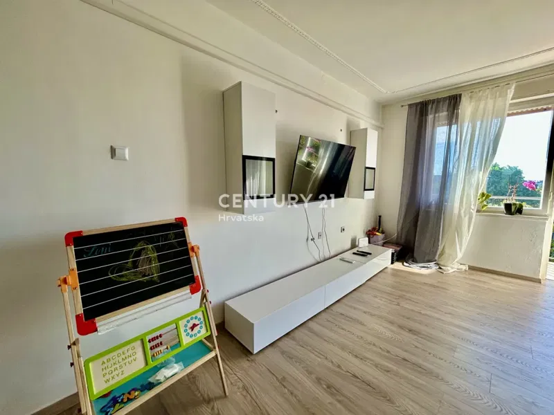 UMAG, CENTAN, TWO-ROOM APARTMENT IN A PRIME LOCATION – 3